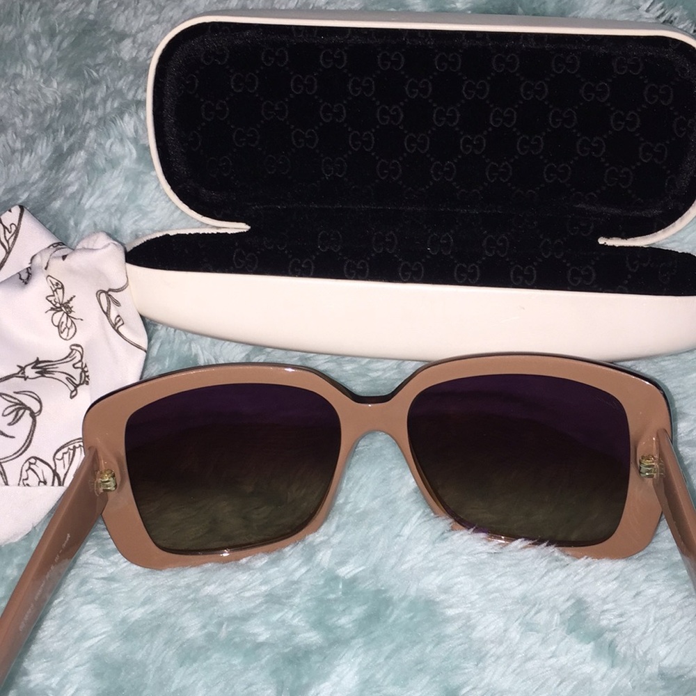 Authentic Gucci Sunglasses - Picture 5 of 5